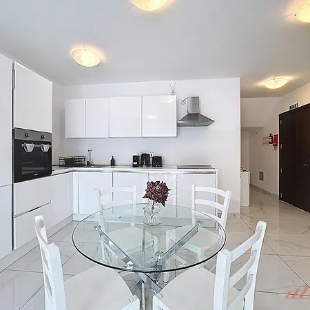 Mensija Valley And * Saint Julian's