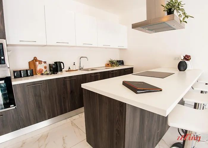 Mensija Valley And * Saint Julian's