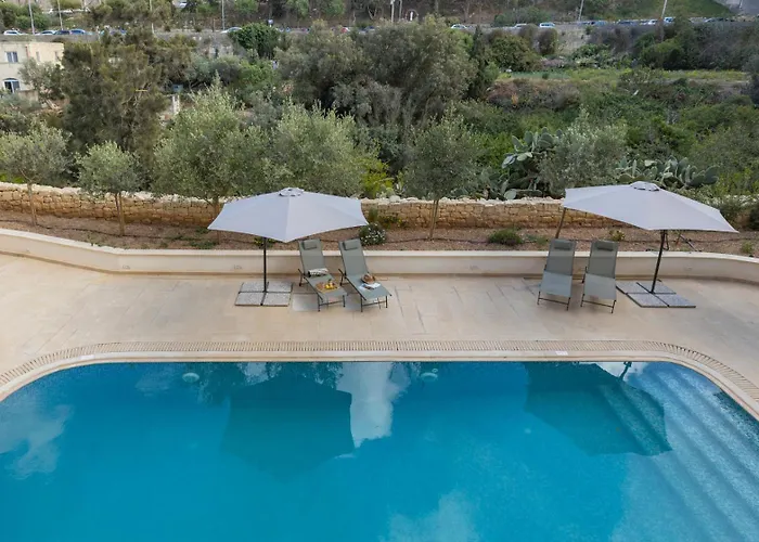 Mensija Valley And * Saint Julian's