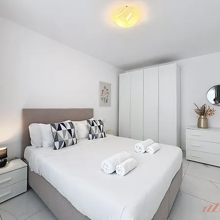 Mensija Valley And Saint Julian's