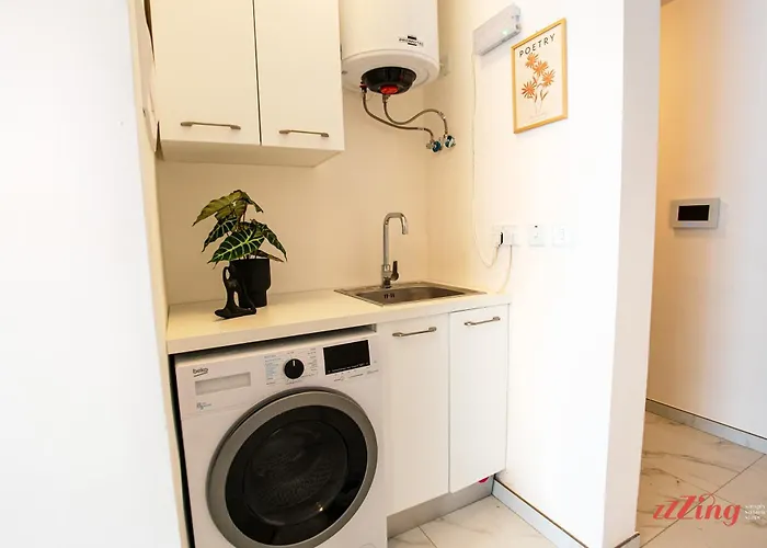 Mensija Valley And *