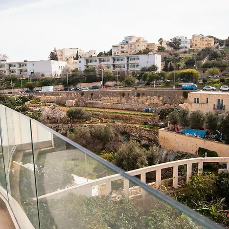 Mensija Valley And * Saint Julian's