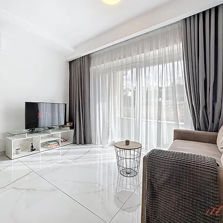 Mensija Valley And * Saint Julian's