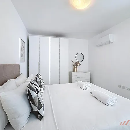 Mensija Valley And *