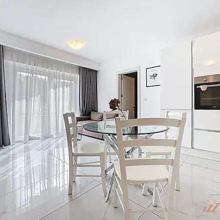 Mensija Valley And * Saint Julian's