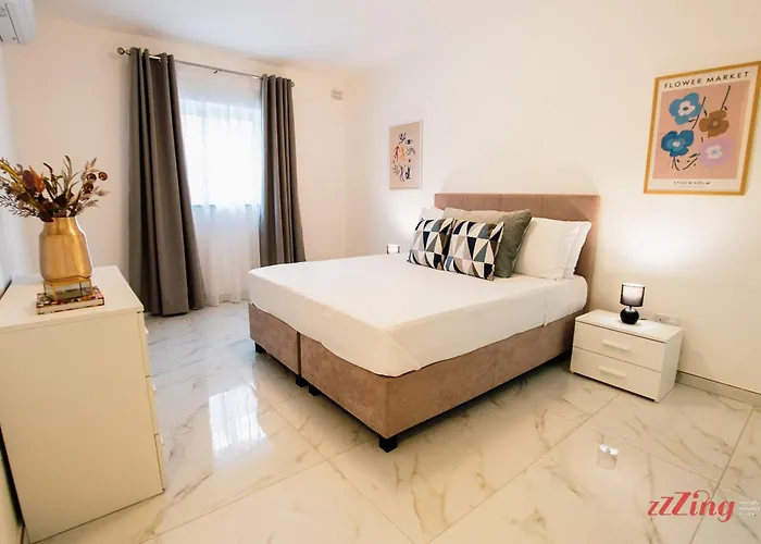 Daire Mensija Valley And *