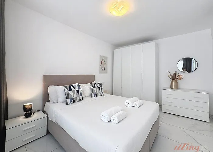 Mensija Valley And Saint Julian's